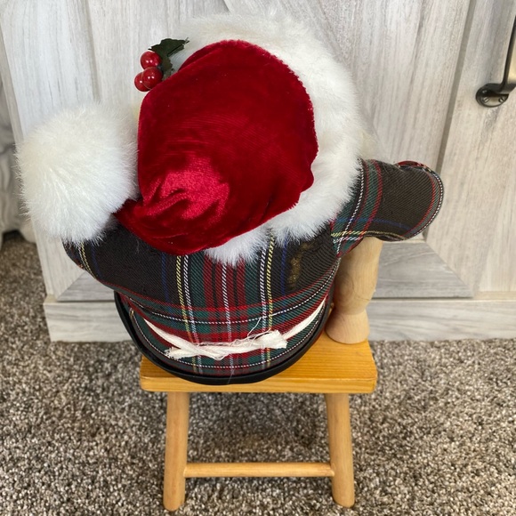 Vintage Sitting Santa W/ Tools & Paints Repairing Toys 13.5” Sitting on Chair - Picture 10 of 13